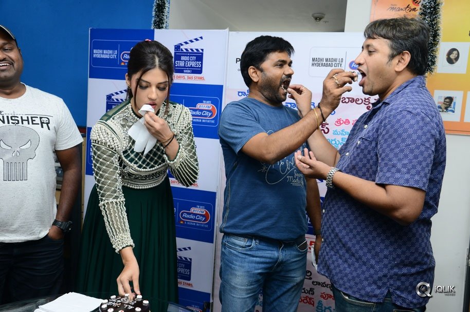 Mahanubhavudu-Movie-Team-At-Radio-City